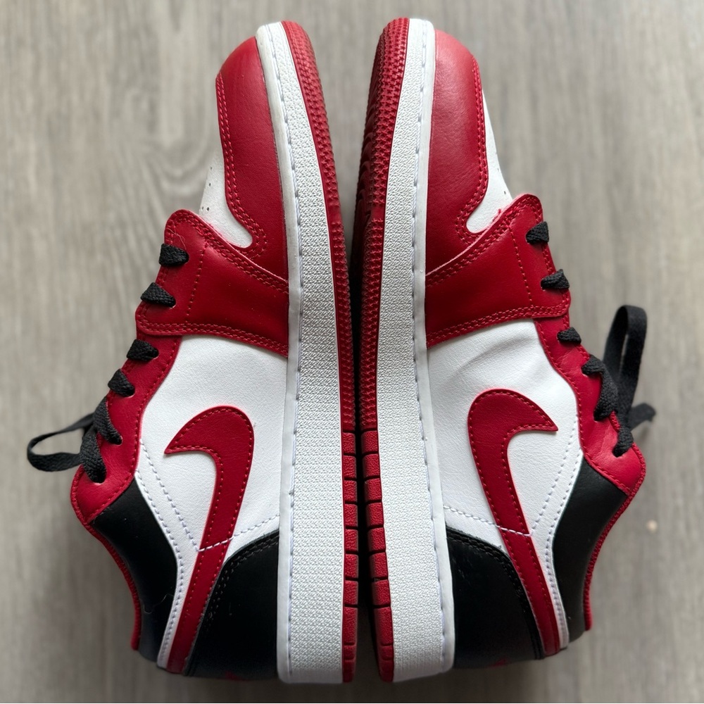 Air Jordan 1 Low Chicago White Red Black Youth 7Y - Picture 5 of 9
